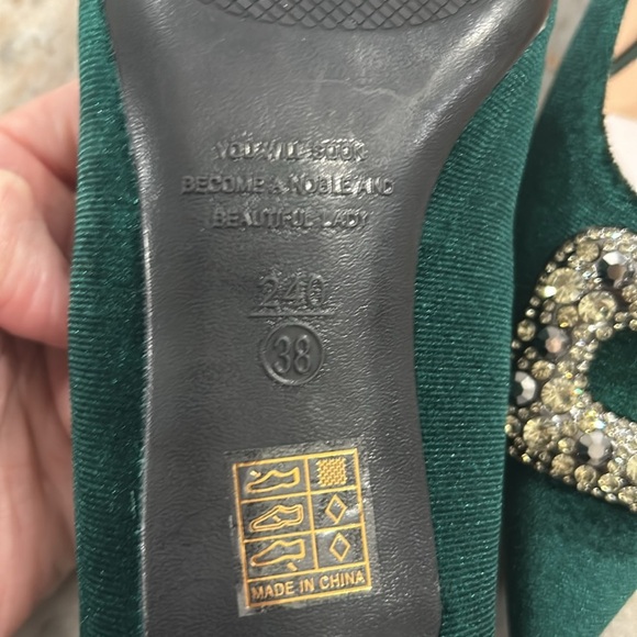 Big Tree Women’s Velvet Pointy Toe Kitten heel Dressy Shoes W/ Jewel Tops Sz 38 - Picture 14 of 14